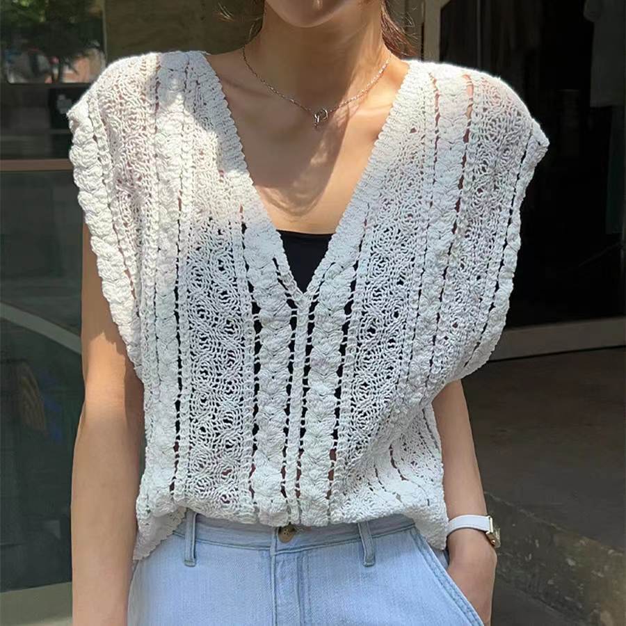 White Crocheted V-neck Vest Knitwear