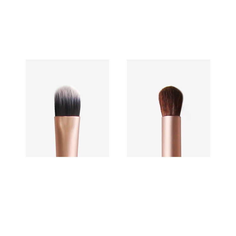 Eye shadow brush