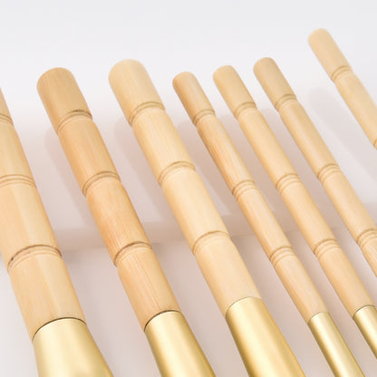 7 Wooden Handle Makeup Brushes