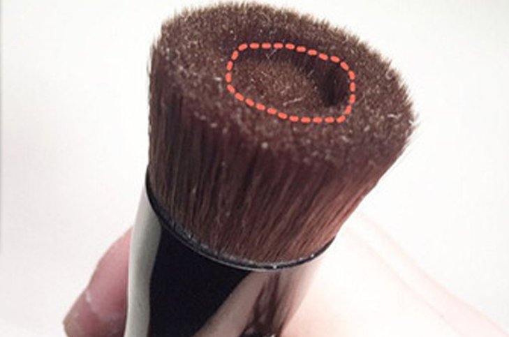 New Design Groove Cosmetic Brush