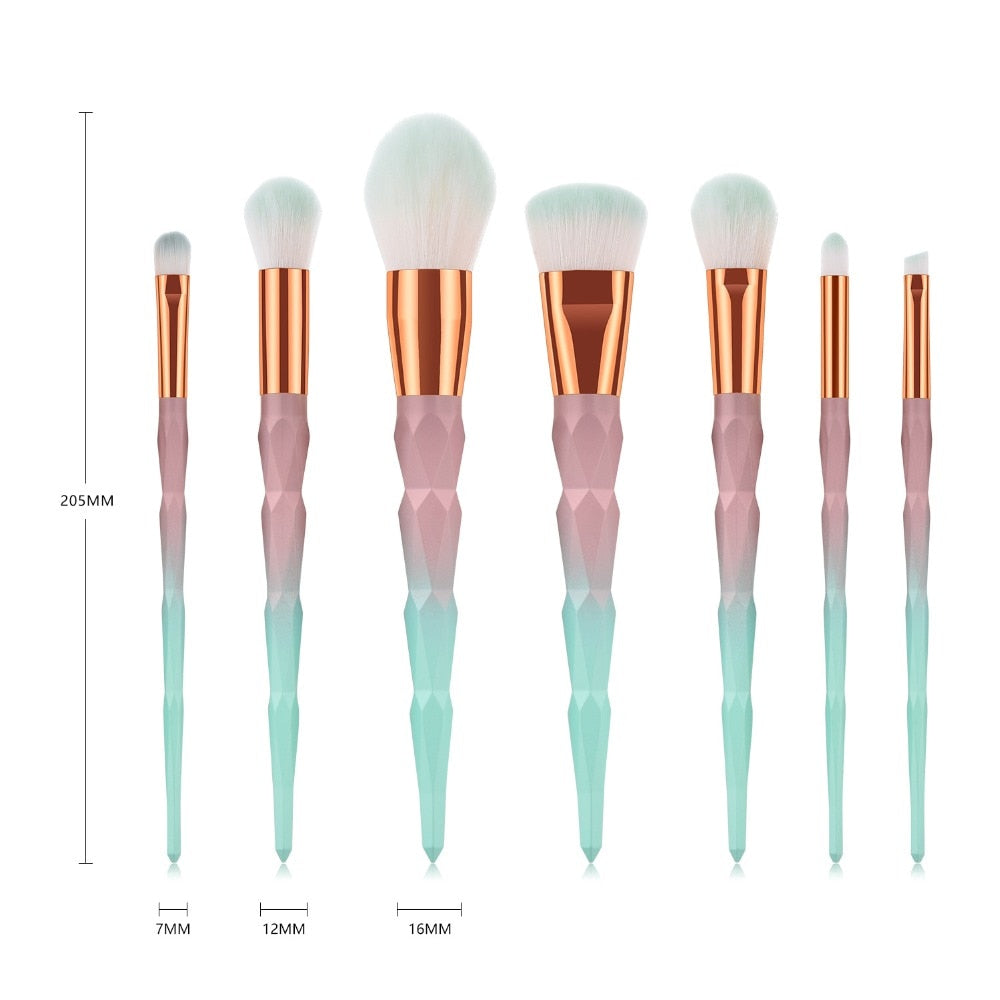 Gradient diamond makeup brush