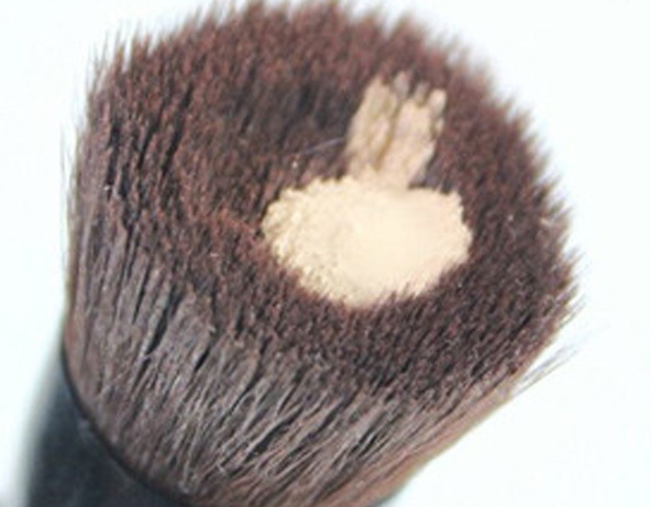 New Design Groove Cosmetic Brush