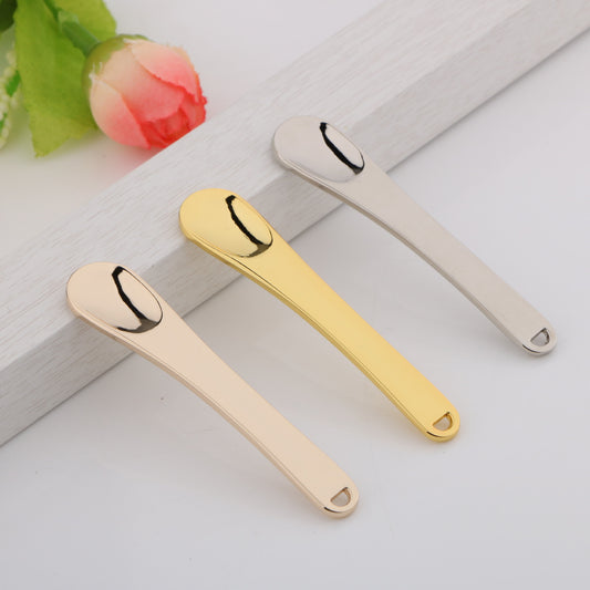 Zinc alloy cosmetic spoon