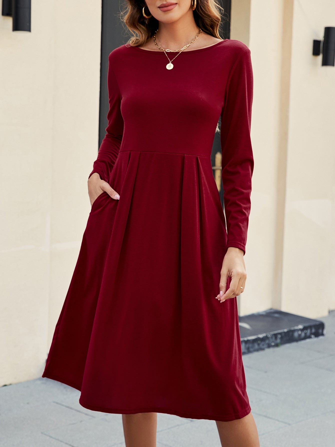 Casual Round-neck Long-sleeved Pleated Dress