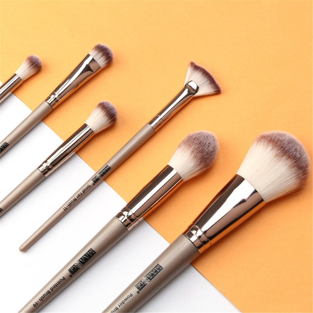 Eye Shadow  Makeup Brush Set Of Beauty Tools